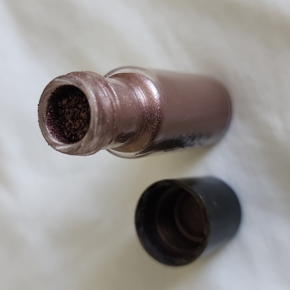 MAC Chocolate Brown Mini Pigment - Picture 3 of 3